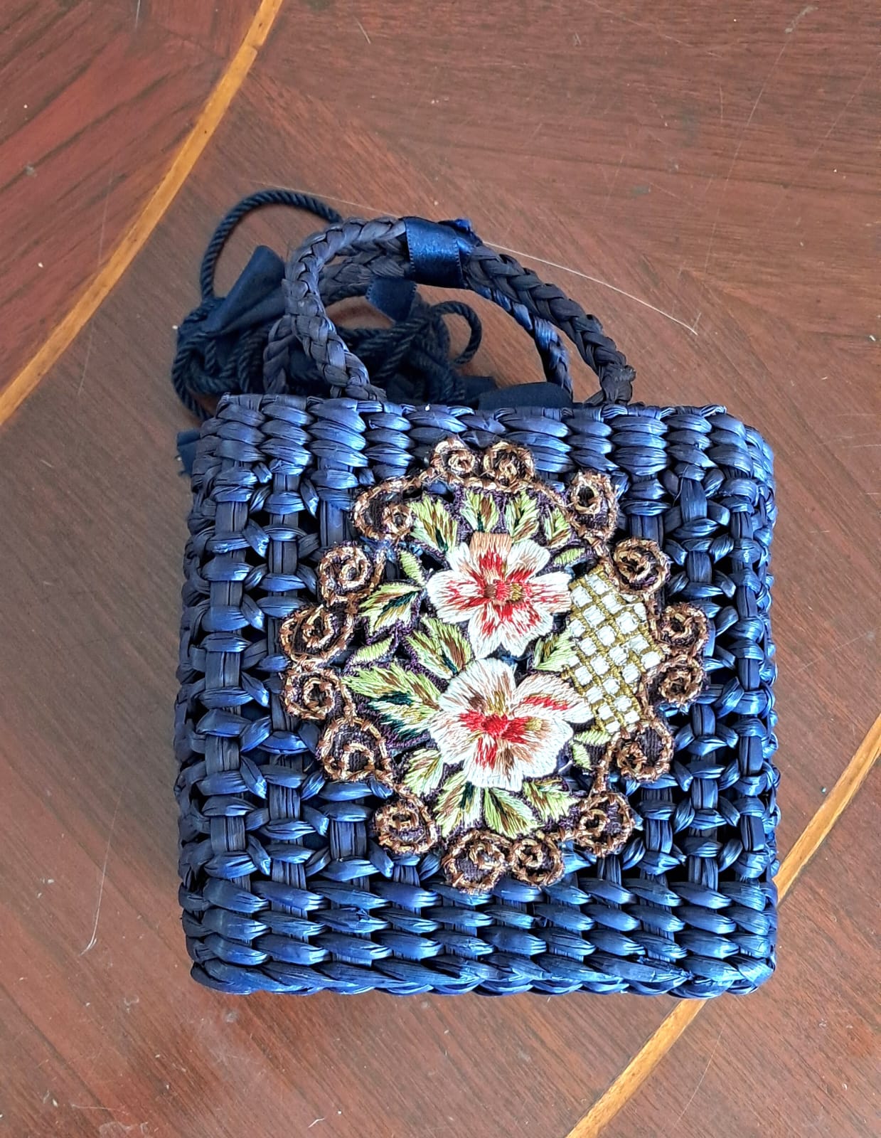 Handmade Natural Water Reed Fiber Handbag with Embroidery. Blue Color