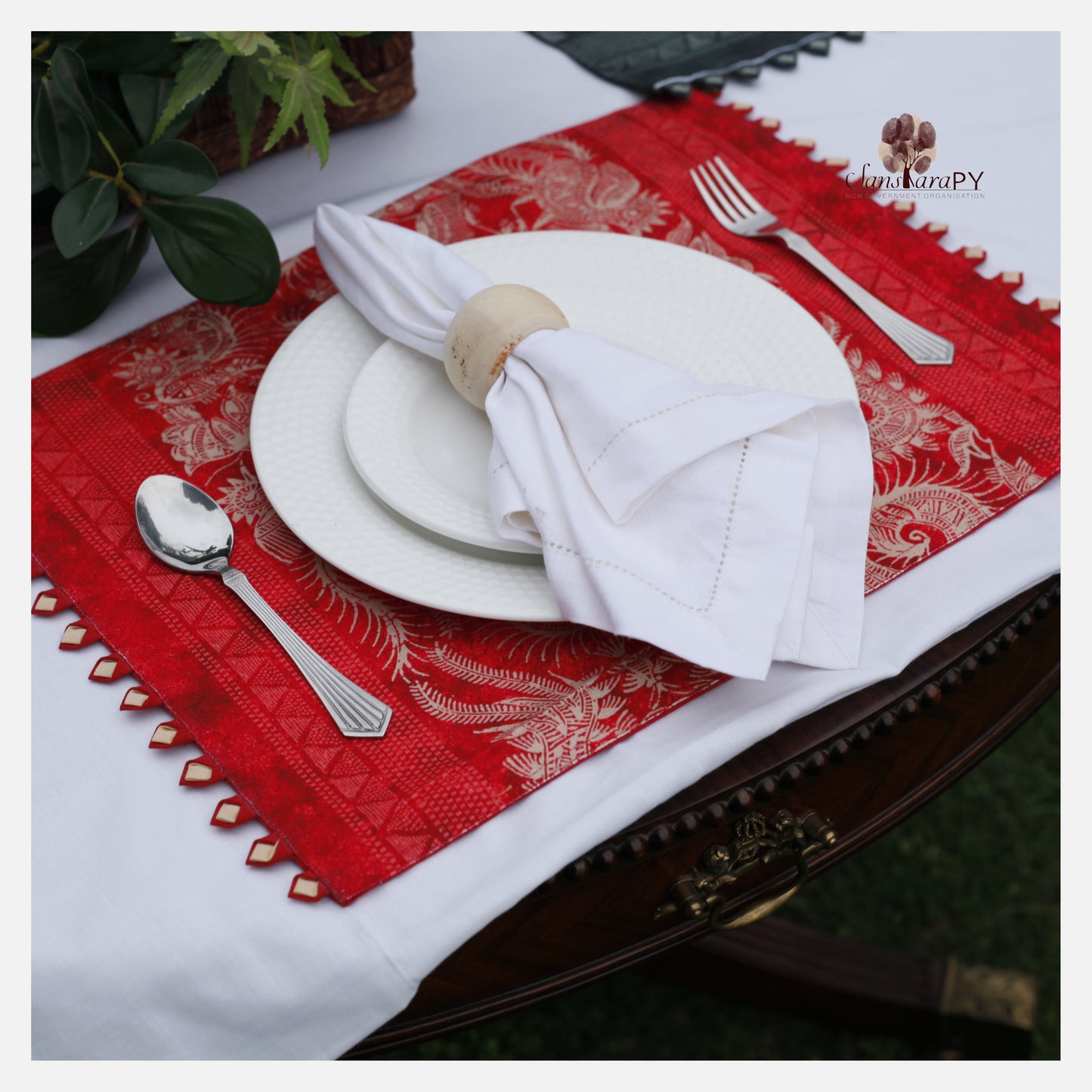 Printed placemats with hand crafted edgings