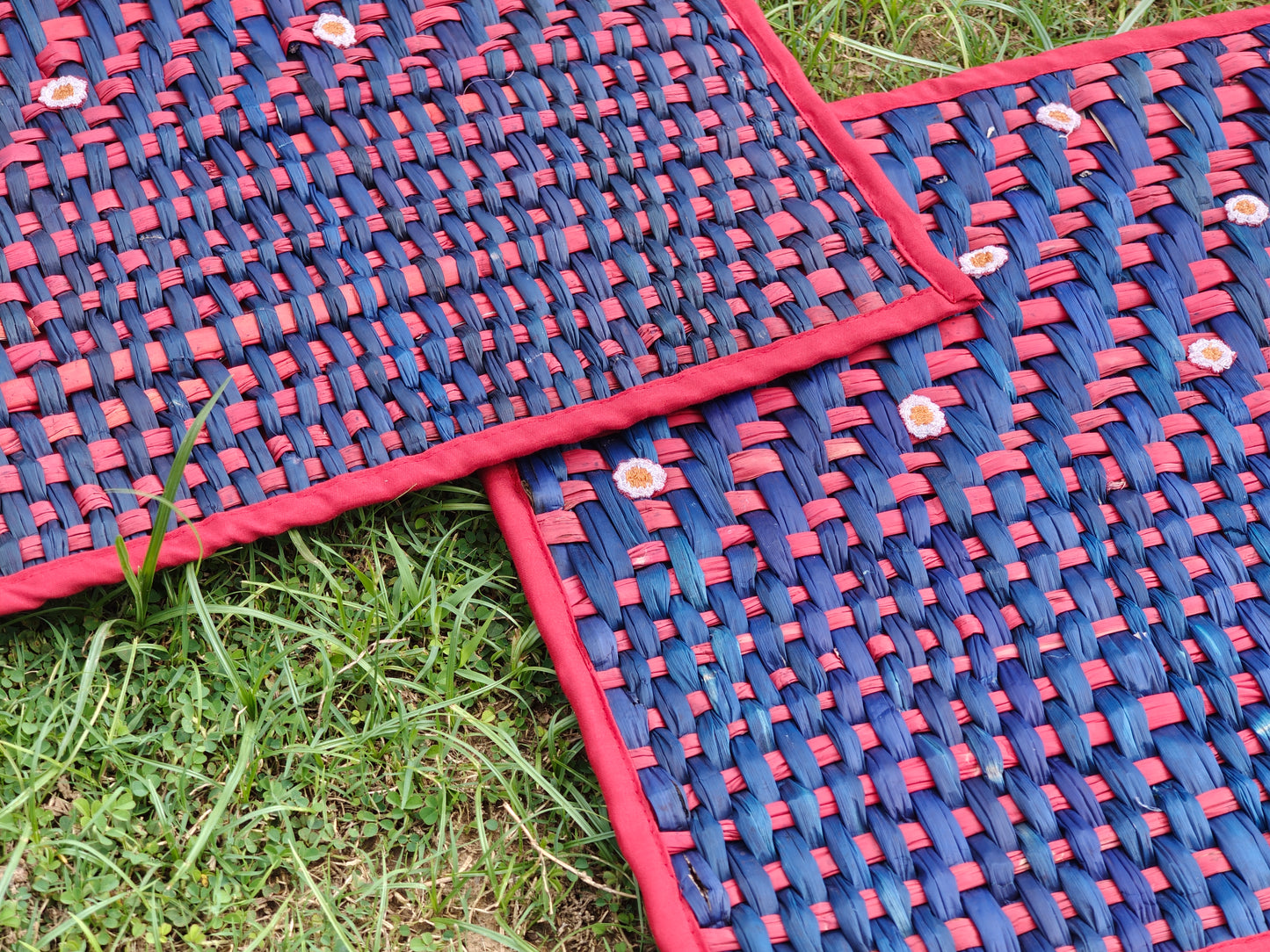Water Reed Placemat with Embroidery (Red & Blue Color)
