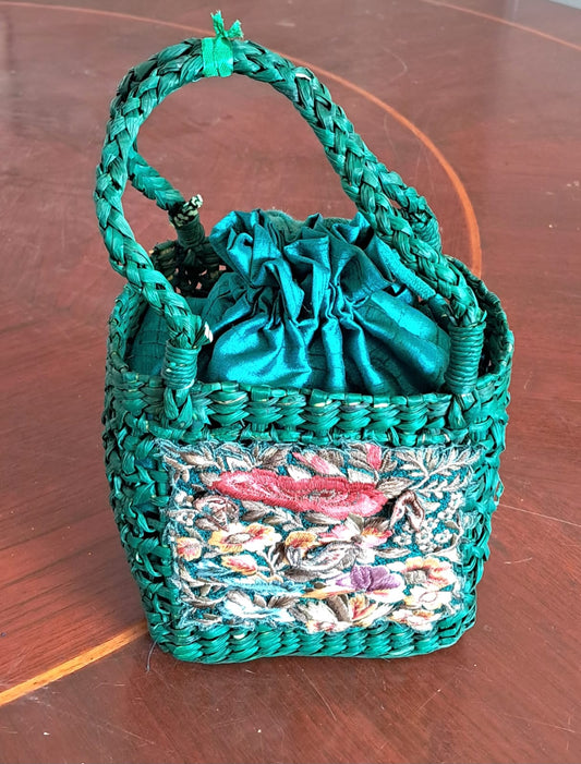 Handmade Natural Water Reed Fiber Handbag with Embroidery. Green Color