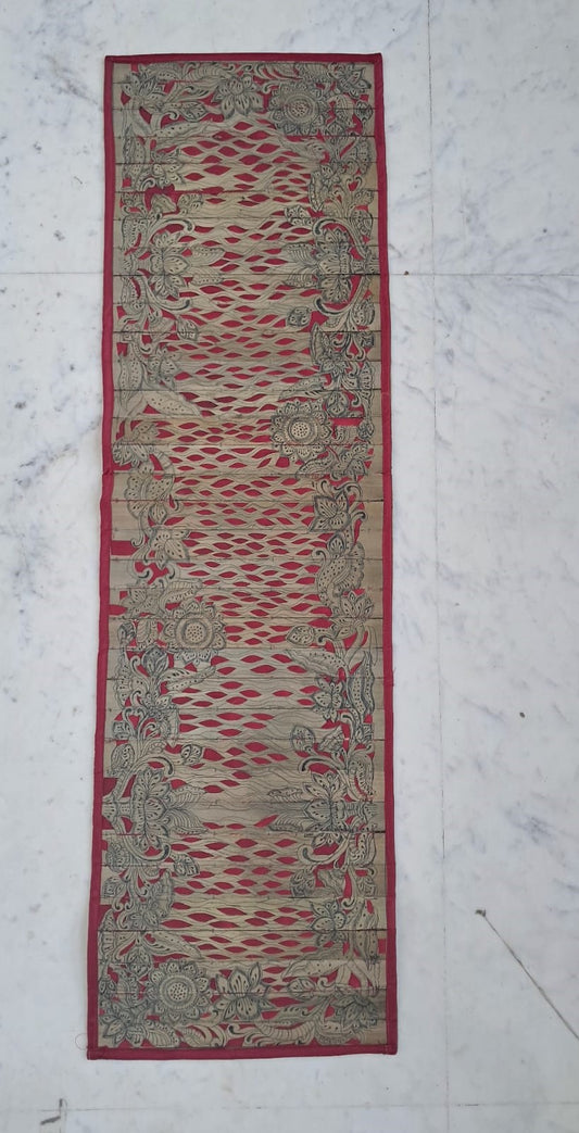 Palm Leaf Runner with Red Colored Borders.